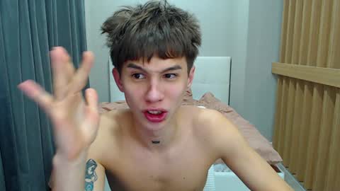 Snapshot of _kurt chatting on 01/06/25, 04:36 Kurt online show from 01/06/25, 04:36