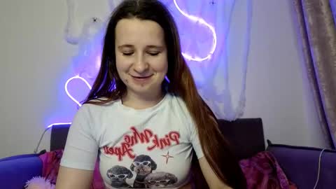 Snapshot of _kylle_ chatting on 11/02/25, 06:21 _kylle_ online show from 11/02/25, 06:21