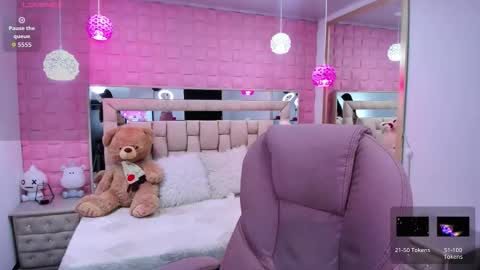 Laura online show from 01/14/26, 01:06