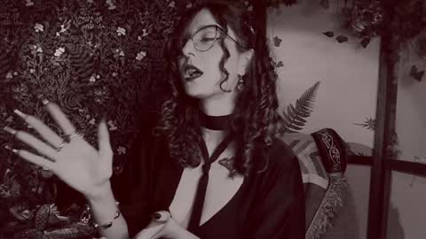 Snapshot of _lady_luna_ chatting on 12/27/24, 03:20 Lady Luna online show from 12/27/24, 03:20