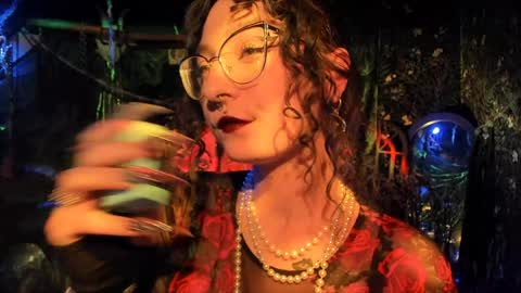 Lady Luna online show from 04/05/26, 07:44