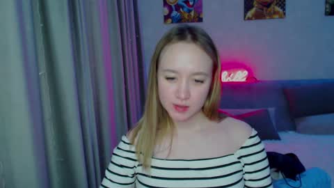 _lalune_ online show from 12/28/24, 05:44