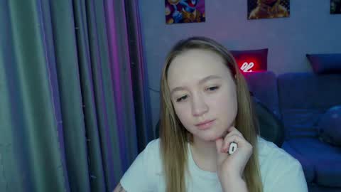 _lalune_ online show from 01/03/25, 03:49