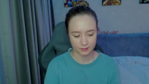 _lalune_ online show from 01/25/25, 11:43