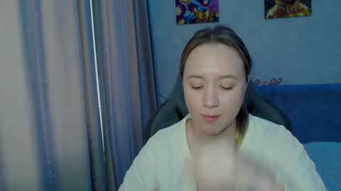 _lalune_ online show from 02/04/25, 05:10