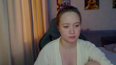 _lalune_ online show from 02/10/25, 12:29