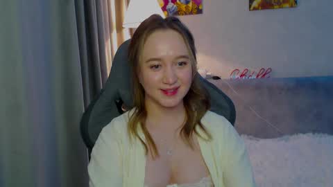 _lalune_ online show from 02/22/25, 10:09