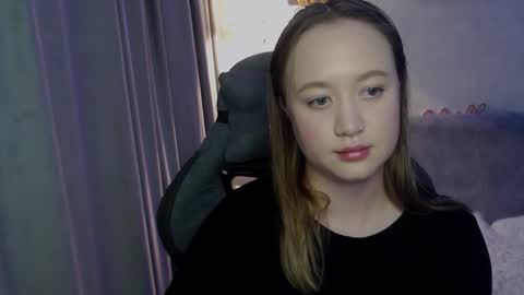 _lalune_ online show from 09/22/25, 05:04