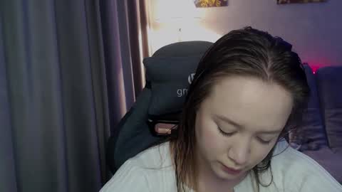 _lalune_ online show from 10/06/25, 03:04