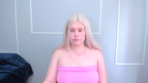 Snapshot of _leana_oo chatting on 10/26/25, 05:41 leana online show from 10/26/25, 05:41