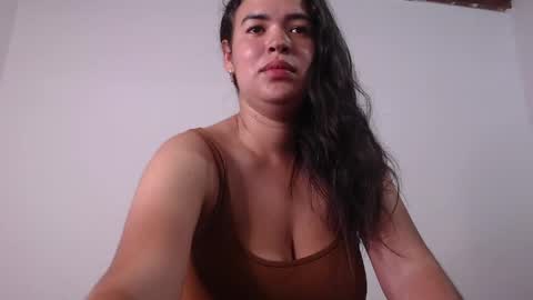 Snapshot of _leslie chatting on 05/04/26, 03:24 Leslie online show from 05/04/26, 03:24
