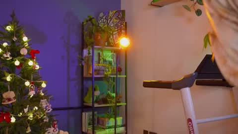 Salome Kelch online show from 12/15/25, 04:00