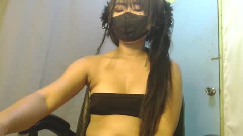 _lilies_gigi_ online show from 03/11/26, 01:11