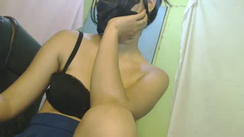 _lilies_gigi_ online show from 07/17/26, 01:56