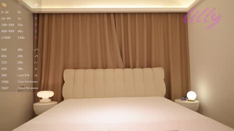 Snapshot of _lillilly_ chatting on 10/07/25, 06:10 _lillilly_ online show from 10/07/25, 06:10