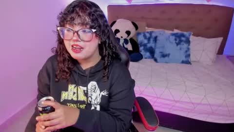 Liily online show from 11/26/25, 06:53