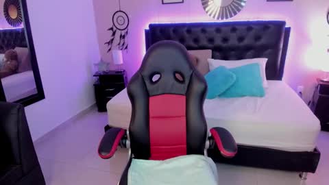 Liily online show from 02/15/26, 07:51