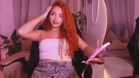 Snapshot of _lindapink_ chatting on 02/17/26, 01:35 linda online show from 02/17/26, 01:35