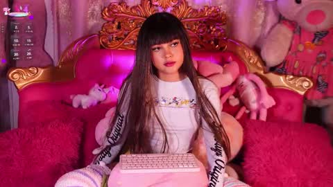 _little_glrl_ online show from 11/22/25, 10:25