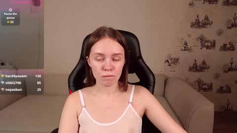 Snapshot of _little_sunshine_ chatting on 02/06/25, 09:11  My name is lina Lush is activePrivate is Open online show from 02/06/25, 09:11