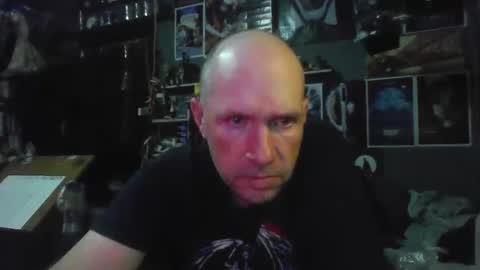 Snapshot of _longfellow chatting on 04/21/26, 04:41 That guy online show from 04/21/26, 04:41