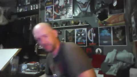 Snapshot of _longfellow chatting on 04/28/26, 02:27 That guy online show from 04/28/26, 02:27