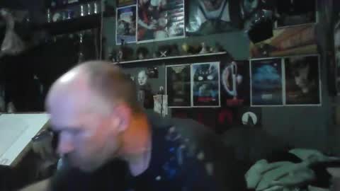 Snapshot of _longfellow chatting on 05/10/26, 05:01 That guy online show from 05/10/26, 05:01