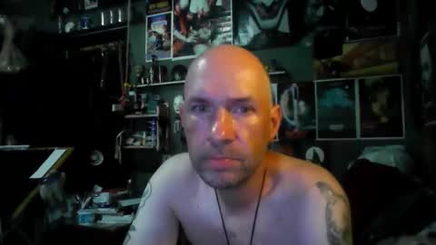 Snapshot of _longfellow chatting on 05/19/26, 04:46 That guy online show from 05/19/26, 04:46