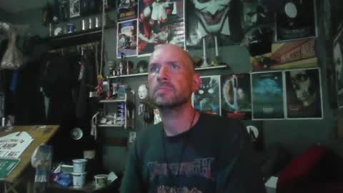 Snapshot of _longfellow chatting on 06/12/26, 06:18 That guy online show from 06/12/26, 06:18