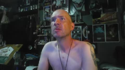 Snapshot of _longfellow chatting on 06/18/26, 03:05 That guy online show from 06/18/26, 03:05