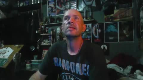 Snapshot of _longfellow chatting on 06/21/26, 04:59 That guy online show from 06/21/26, 04:59