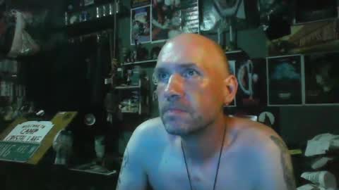 Snapshot of _longfellow chatting on 07/09/26, 01:09 That guy online show from 07/09/26, 01:09