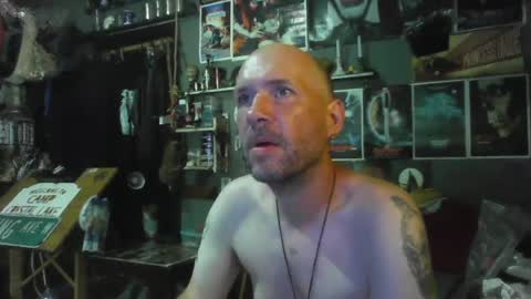 Snapshot of _longfellow chatting on 07/12/26, 04:09 That guy online show from 07/12/26, 04:09