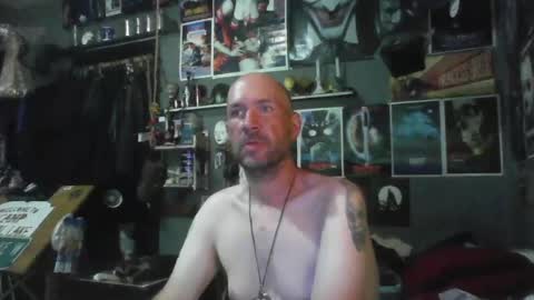 Snapshot of _longfellow chatting on 07/15/26, 05:18 That guy online show from 07/15/26, 05:18