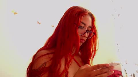 Snapshot of _loreana_ chatting on 01/15/25, 07:55 _loreana_ online show from 01/15/25, 07:55