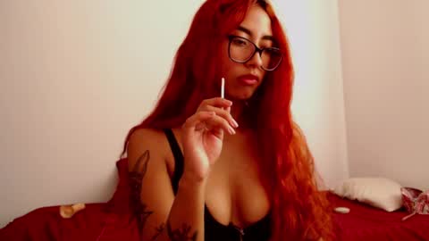 Snapshot of _loreana_ chatting on 01/28/25, 03:25 _loreana_ online show from 01/28/25, 03:25