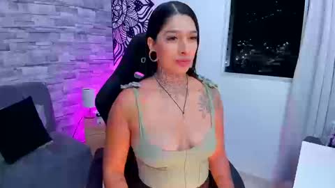  Laura  Independent Model  online show from 09/28/25, 12:05