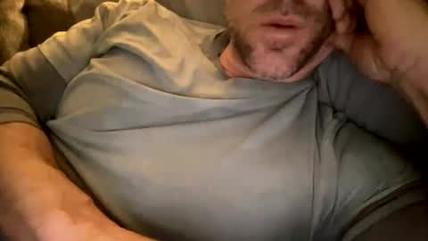 Snapshot of _lululeo_ chatting on 12/19/25, 02:29 _lululeo_ online show from 12/19/25, 02:29