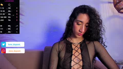 Snapshot of _luna_dupont_ chatting on 12/23/24, 03:23  Luna  online show from 12/23/24, 03:23