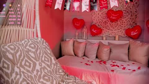 Snapshot of _luna_dupont_ chatting on 02/14/25, 02:02  Luna  online show from 02/14/25, 02:02