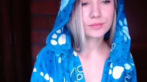 Snapshot of _lunablondie_ chatting on 02/04/25, 03:15 _lunablondie_ online show from 02/04/25, 03:15