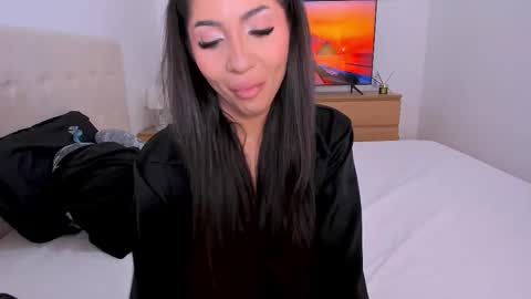 Lynna online show from 03/29/26, 08:53