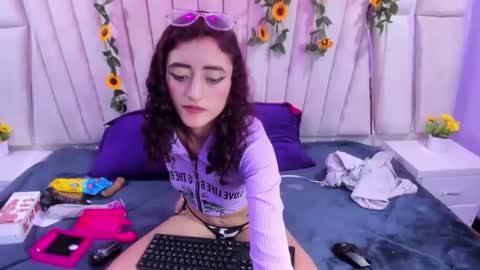 Snapshot of _maleja_19_ chatting on 10/11/25, 03:28 maleja online show from 10/11/25, 03:28