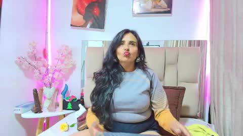 _marcela__ online show from 05/13/26, 11:29