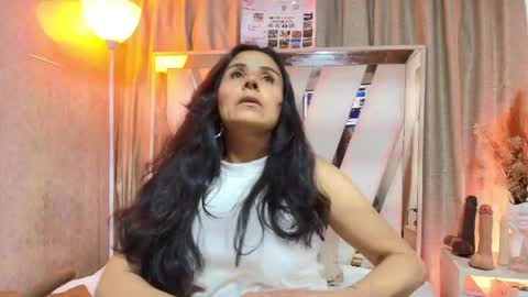 _marcela__ online show from 06/01/26, 11:45