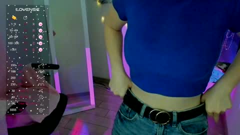Snapshot of _margoqueen_ chatting on 12/18/24, 11:02 Margo online show from 12/18/24, 11:02