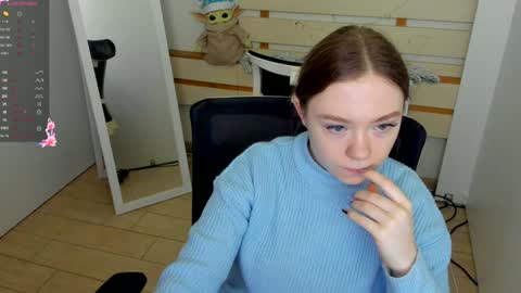 Snapshot of _margoqueen_ chatting on 01/11/25, 07:06 Margo online show from 01/11/25, 07:06