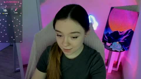 Snapshot of _margoqueen_ chatting on 02/13/25, 10:12 Margo online show from 02/13/25, 10:12