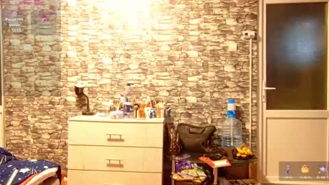 Snapshot of _mari___ chatting on 12/24/24, 07:39 Mari online show from 12/24/24, 07:39