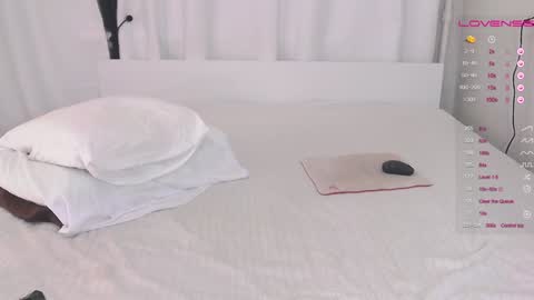 Mari online show from 02/02/25, 02:02